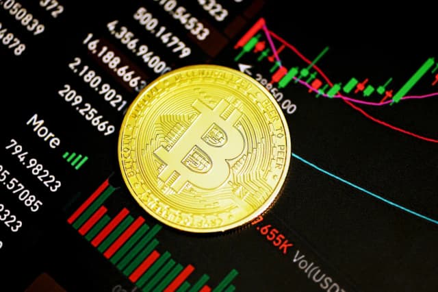 Czy opłaca się inwestować w kryptowaluty? Ryzyko i zyski na rynku Czy opłaca się inwestować w kryptowaluty? Ryzyko i zyski na rynku