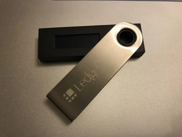 Ledger Nano S - jakie kryptowaluty możesz bezpiecznie przechowywać? Ledger Nano S - jakie kryptowaluty możesz bezpiecznie przechowywać?